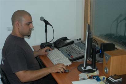 Ghassan Bannoura, un photographe de l'IMEMC tabassé et détenu par les Forces de Sécurité palestiniennes à Bethléem